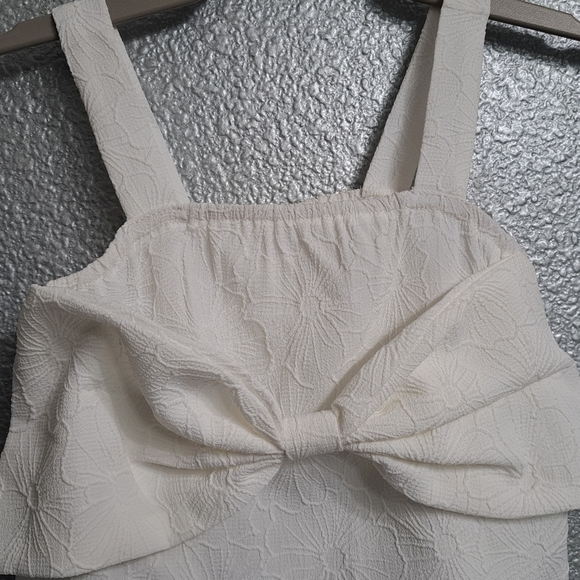 White Top With A big Bow Size 6-9mo. - Picture 3 of 7